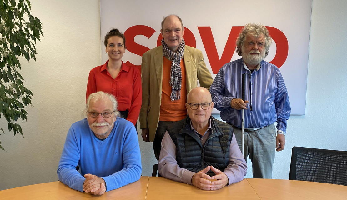 In der Geschäftsstelle des Landesverbands stehen von links Vorstandsmitglied Klaus Möhle, Landesgeschäftsführerin Diana Maleschewski, LAGS-Geschäftsstellenleiter Gerald Wagner, 1. Vorsitzender Joachim Wittrien und der LAGS-Vereinsvorsitzende Jürgen Karbe 