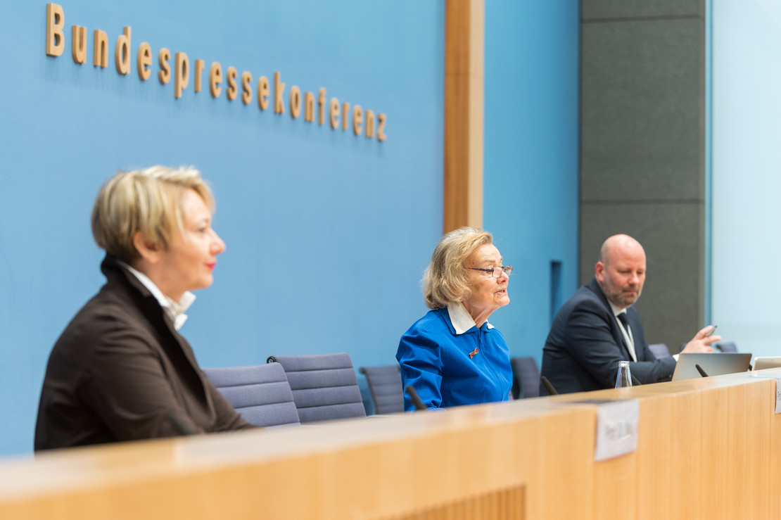 Blick auf das Podium der Bundespressekonferenz